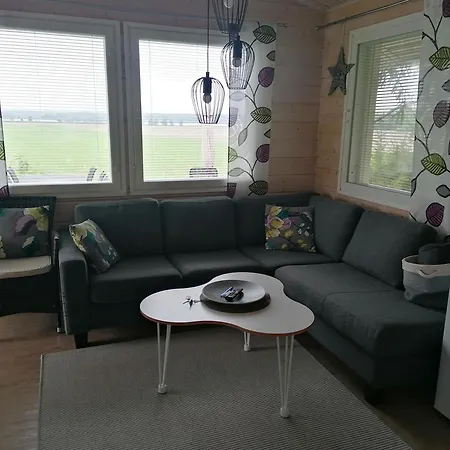 Viihtyisae Saunamoekki Paeaerakennuksen Takana, Oma Rauha 度假居 Nivala