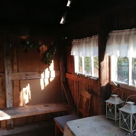 Viihtyisae Saunamoekki Paeaerakennuksen Takana, Oma Rauha