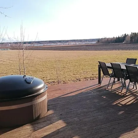 Viihtyisae Saunamoekki Paeaerakennuksen Takana, Oma Rauha Nivala