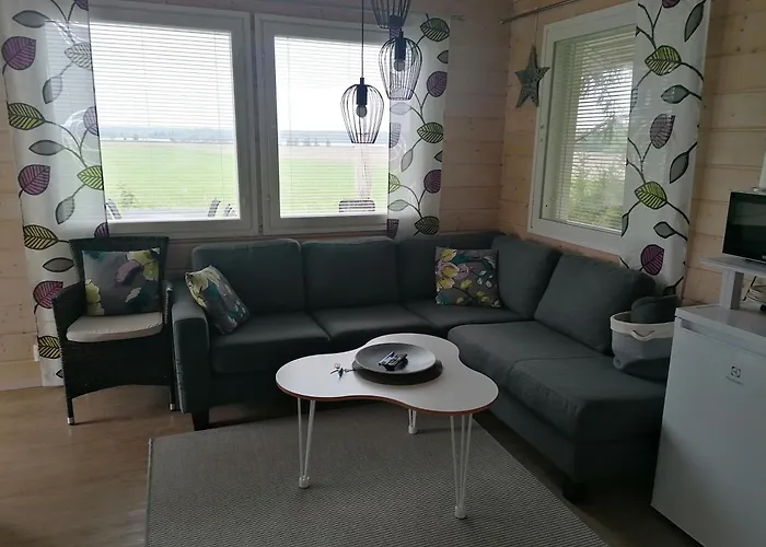 Viihtyisae Saunamoekki Paeaerakennuksen Takana, Oma Rauha Дом отдыха Nivala