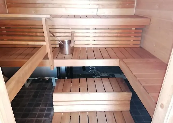 Viihtyisae Saunamoekki Paeaerakennuksen Takana, Oma Rauha Дом отдыха