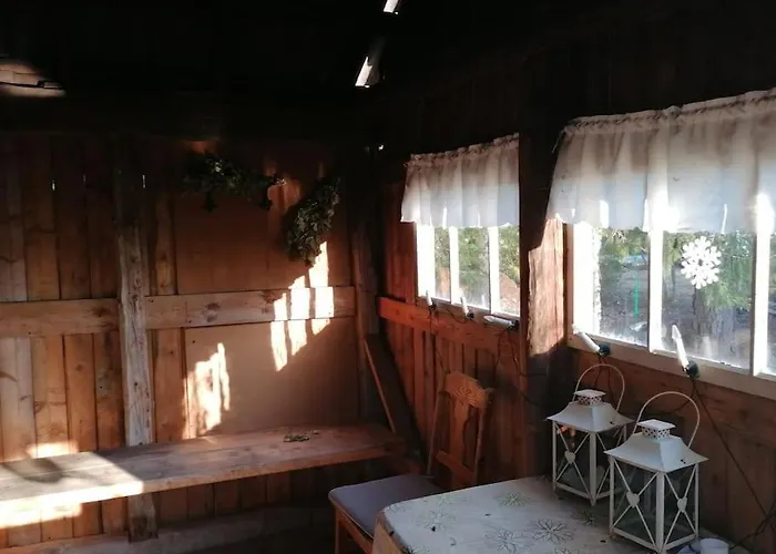 Viihtyisae Saunamoekki Paeaerakennuksen Takana, Oma Rauha