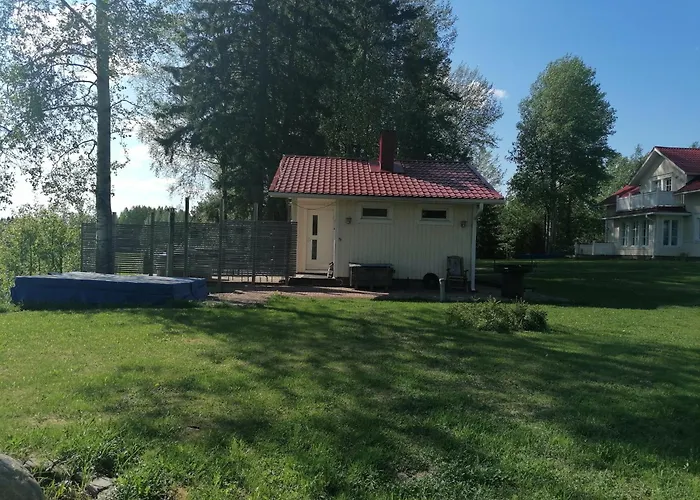 Loma-asunnot Viihtyisä Saunamökki Päärakennuksen Takana, Oma Rauha *